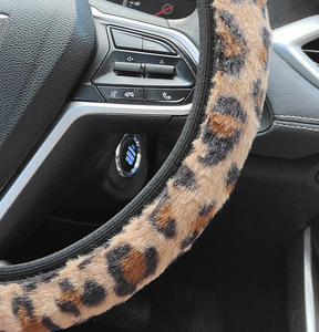 Funda Universal para <span class=keywords><strong>Volante</strong></span> de Coche con Estampado de Leopardo, Funda de Felpa Antideslizante para <span class=keywords><strong>Volante</strong></span> de Vehículo - Product Image 3