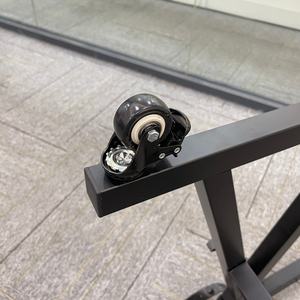 <span class=keywords><strong>Support</strong></span> de <span class=keywords><strong>clavier</strong></span> de piano Q-450A à deux niveaux avec roulettes pivotantes, vente directe d'usine - Product Image 4