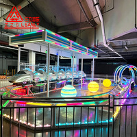 Petit ensemble de manèges électriques de type montagnes russes, train de parc d'attractions avec rails pour adultes et enfants, pour l'extérieur