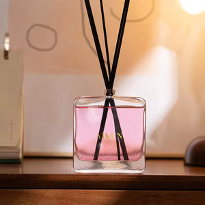 Aikun 100ml Nuevo Diseño, Aroma Duradero con Polvo Dorado de Arena Fluida Multicolor, Ecológico, Libre de BPA, Vaso Cuadrado de Vidrio con Varillas - Product Image 3