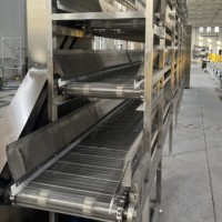 Machine à bande transporteuse automatique multi-couches en treillis métallique pour ligne de production de refroidissement