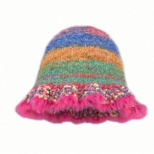 Vente en gros de chapeaux seau en crochet faits à la main pour femmes, chapeaux d'hiver colorés pour femmes, bonnets en crochet jacquard - Product Image 1