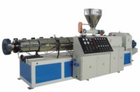Chaîne de production automatique de tuyau de PE d'extrudeuse en plastique de vis simple moteur essentiel de pompe pour les produits en nylon