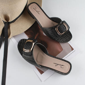 Sandalias Planas Casuales para Mujer con Diseño de Hebilla Cuadrada, Cómodas, de Tacón Bajo, para el Verano y Uso Diario - Product Image 3