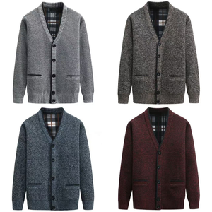 Fabricants de vêtements sur mesure, <span class=keywords><strong>pull</strong></span> en tricot uni à <span class=keywords><strong>manches</strong></span> longues classique pour homme, cardigan à col en V boutonné pour homme <span class=keywords><strong>avec</strong></span> poches - Product Image 2