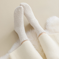 Chaussettes de lit personnalisées pour femmes, luxueuses, antidérapantes, douillettes, chaudes pour l'hiver, en velours, moelleuses, personnalisables