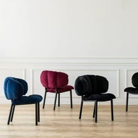Chaise de salle à manger de luxe légère et moderne, style nordique, avec dossier en velours et coussin moelleux, idéale pour les hôtels, les maisons, les maisons d'hôtes et les restaurants