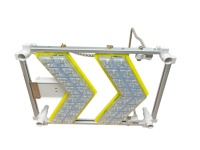 Guide de barricade de route de la circulation routière CE standard LED clignotante panneau de signalisation de flèche de contrôle de route pour la sécurité d'avertissement