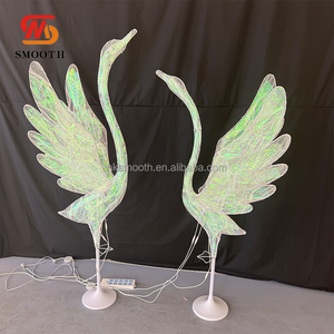 SMOOTH Cisne Eléctrico Romántico Gigante Iluminado para Decoración de Pasillos, Cisne LED para Caminos, Accesorios para Eventos y Decoración de Bodas - Product Image 4