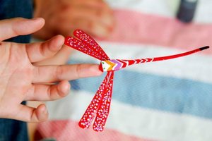 Artisanat d'équilibre de libellule en bambou à faible coût 2024 fait à la main au Vietnam - Product Image 3
