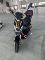 Nouveau modèle avec compartiment à bagages arrière et boîte centrale supplémentaire, siège double léger et moteur 1000W