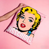 Sacs postaux en polyéthylène personnalisés en gros, refermables, auto-adhésifs, imprimés en sérigraphie pour l'emballage de vêtements et de fourrures