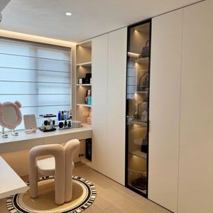 Armario de guardarropa semiabierto personalizado de gama alta con puerta de vidrio Armario de diseño creativo - Product Image 1