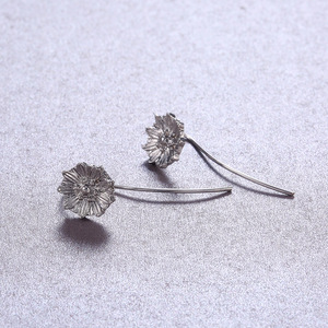 Orecchini pendenti lunghi a girasole da donna, orecchini creativi a gancio floreale, gioielli alla moda per l'orecchio - Product Image 3