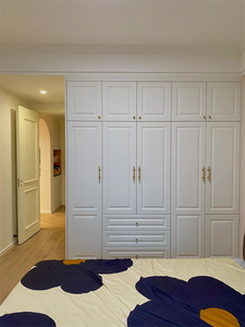 Armoire de chambre européenne <span class=keywords><strong>Placard</strong></span> blanc sur mesure <span class=keywords><strong>avec</strong></span> porte Ample rangement Construction en bois massif pour chambre à coucher - Product Image 2