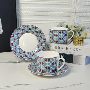 Vente flash - Ensemble de tasses à thé et soucoupes en porcelaine de luxe européenne rouge et bleue - Product Image 3
