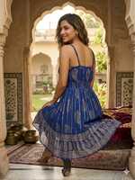 Robe mini bohème en rayonne imprimée à col en V pour femmes avec détails métalliques pour l'été, la plage et les vacances