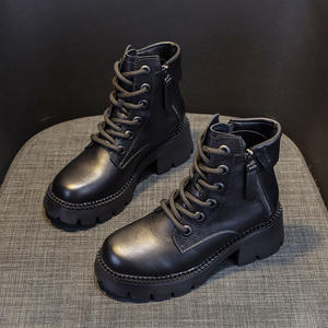 2025 nuevas <span class=keywords><strong>botas</strong></span> Martin de cuero de Otoño de celebridades de Internet, zapatos de mujer, <span class=keywords><strong>botas</strong></span> cortas altas de estilo británico de fondo grueso - Product Image 2