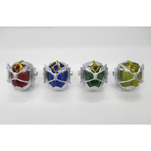 ขายของเล่นแคนดี้พลาสติกขนาดเล็ก แหวนแปลงร่างคาเมนไรเดอร์ มือสอง - Product Image 1