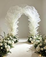 Backdrop Pernikahan Bunga Organza Raksasa Putih Murni Romantis, Dekorasi Acara Instalasi Seni Floral Buatan Tangan Mewah