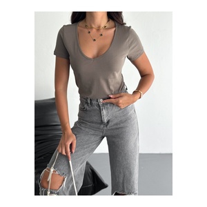T-shirt en modal pour femme, col en V, coupe ajustée, manches courtes, haut décontracté basique, toutes saisons, couleur unie, respirant, tricoté - Product Image 1