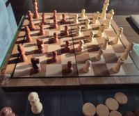 Meilleure Vente Jeu d'Échecs Magnétique en Bois de Haute Qualité avec Échiquier Pliant Vente en Gros Jouet Traditionnel pour Jeux d'Adultes et Bébés