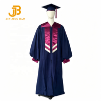 Robe de chœur personnalisée unisexe de luxe pour adultes Crescendo avec manches à revers, étole en satin rouge rosé et bonnet bleu marine pour usage religieux