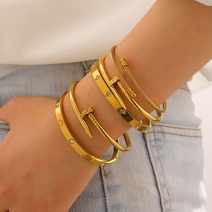 Bracciale in Acciaio Inossidabile PVD Oro, Chiusura a Vite a Forma di C con Diamanti Incastonati, Impermeabile, per Donne, Resistente allo Sbiadimento - Product Image 4
