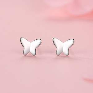 Versión personalizable en cobre. Clásicos y sencillos pendientes de mariposa lisos de plata de ley S925. Regalo del Día de San Valentín para mujeres. - Product Image 2
