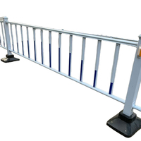 Barrière de sécurité modulaire pour piétons urbains, clôture de séparation routière en PVC blanc avec âme en acier, fabrication en usine