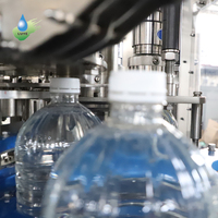 Ligne de production automatique de rinçage, remplissage et bouchage de bouteilles d'eau de 3L, 5L, 10L – Machine de remplissage de bouteilles d'eau minérale de 5 litres