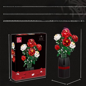 Bloques de Construcción de Plástico para el Día de San Valentín, 818+ Piezas, Juguete de Bloques de Flores en Maceta, Mini Bloques de Rosas para Regalos - Product Image 3