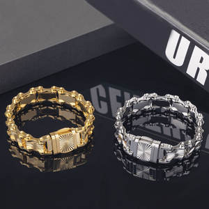 กำไลข้อมือและกำไลแฟชั่นสแตนเลสสตีลกันน้ำ ป้องกันการหมอง ชุบทอง 14K 18K สำหรับผู้หญิง - Product Image 2