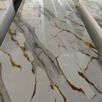 Plaque de marbre PVC 1220*3*2440mm, surface haute brillance, imperméable, panneau mural UV pour la décoration intérieure des hôpitaux, hôtels et villas