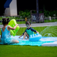 Toboggan aquatique extérieur gonflable en PVC à double requin interactif pour la maison ou l'école jouet aquatique amusant avec tapis de pulvérisation pour les enfants