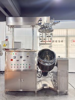 Mélangeur émulsifiant sous vide de type levage 100L pour la fabrication de crèmes, lotions et hydratants cosmétiques