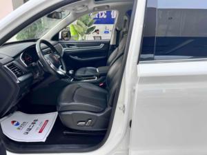 Roewe <span class=keywords><strong>RX8</strong></span> SUV Automático con Volante a la Izquierda y Neumáticos R18 - Amplio Espacio y Rendimiento, Auto Usado de Tamaño Mediano a Grande - Product Image 5