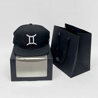 Lot de casquettes de baseball pliables personnalisées en papier pour l'expédition en gros, avec présentoir de fenêtre et coffret cadeau