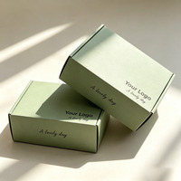 Boîte d'expédition en carton ondulé de haute qualité pour vêtements, avec impression à l'encre de soja et gaufrage, taille personnalisée, pour vente en gros