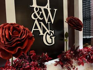 Énorme rose rouge artificielle imperméable à l'eau <span class=keywords><strong>de</strong></span> fleurs géantes pour l'affichage <span class=keywords><strong>de</strong></span> centre commercial <span class=keywords><strong>de</strong></span> décoration d'anniversaire <span class=keywords><strong>de</strong></span> mariage <span class=keywords><strong>de</strong></span> la Saint-Valentin - Product Image 5