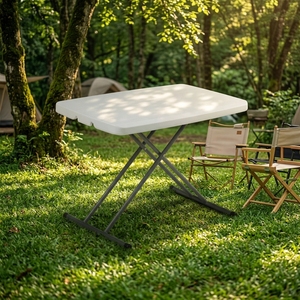 <span class=keywords><strong>Table</strong></span> <span class=keywords><strong>pliante</strong></span> d'extérieur en polyéthylène coloré et économique <span class=keywords><strong>pour</strong></span> stand extérieur ou <span class=keywords><strong>marché</strong></span> nocturne mobile - Product Image 1