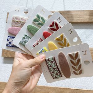 Pinzas para el cabello geométricas bordadas en tela estilo retro coreano, pinzas laterales con forma de corazón de encaje para niñas, juego de 3 piezas, pinzas sencillas para el cabello de padres e hijos - Product Image 3