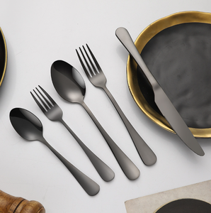 ชุดช้อนส้อมมีดสเตนเลสสตีลหลากสีสำหรับเนื้อวัวแบบขายส่งตามสั่ง - Product Image 4