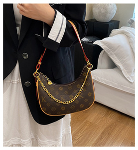 Bolso de Media Luna de Piel Sintética de Lujo, Nuevo Modelo 2026, con Cadena de Alta Calidad, Estampado, Versátil, de Mano, Bandolera, Impermeable - Product Image 6