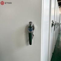 Boîtier de jonction en acier laminé à froid verrouillable pour systèmes de contrôle d'énergie solaire