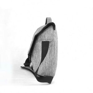 กระเป๋าสะพายข้าง Trapstar สีน้ำเงินดำ สำหรับผู้ชาย คุณภาพสูง กระเป๋าสะพายไหล่เดียว - Product Image 4