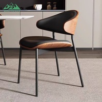 Ensemble de table à manger moderne et chaises de salle à manger en cuir et métal de luxe pour la maison et les restaurants, design durable