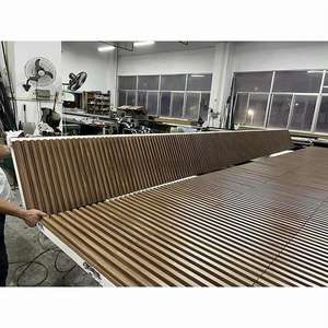 Portes de garage modernes ATMOS, tailles personnalisées 9x8 9x7 10x10, grille en aluminium noir, <span class=keywords><strong>porte</strong></span> d'entrée encastrée, surface finie pour villas - Product Image 4