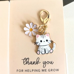 Colgante de gato pintado de aleación de zinc, bonito dije de margarita, llavero con mosquetón, colgante de mascota rosa encantador y de moda, joyería. - Product Image 3