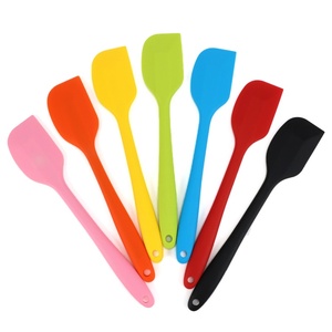 Wholesale Non-stick 8 Inch Pastry Scraper Spatula <b>Baking</b> Tools Heat Resistant Kitchen <b>Silicone</b> Spatula - Product Image 1